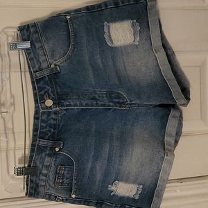 NWOT  Shein Rolled Cuff Large 8/10  Deconstructed Shorts